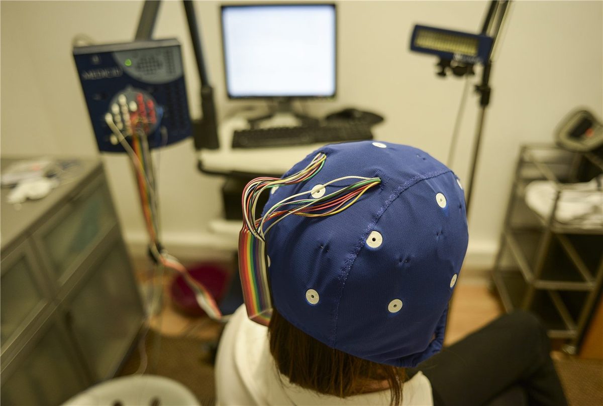 A 10-20 clinical EEG cap fitted for a quantitative recording